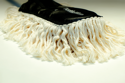 Turtle Wax car duster with soft cotton strands for cleaning car dust in India.