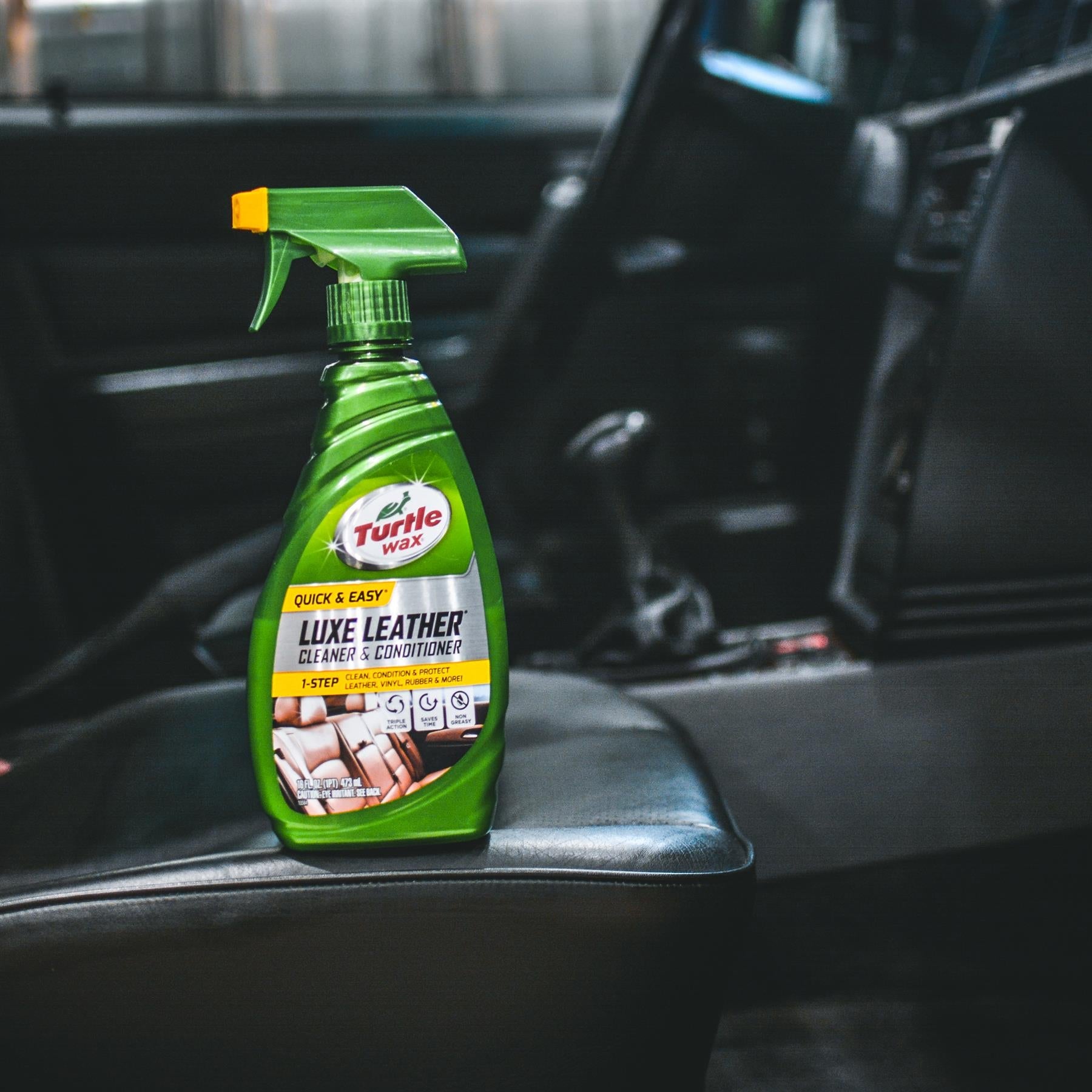 Turtle Wax Luxe Leather cleaner/conditioner for car seats. 1-step leather, vinyl, and rubber protection. Quick and easy use for Indian cars.
