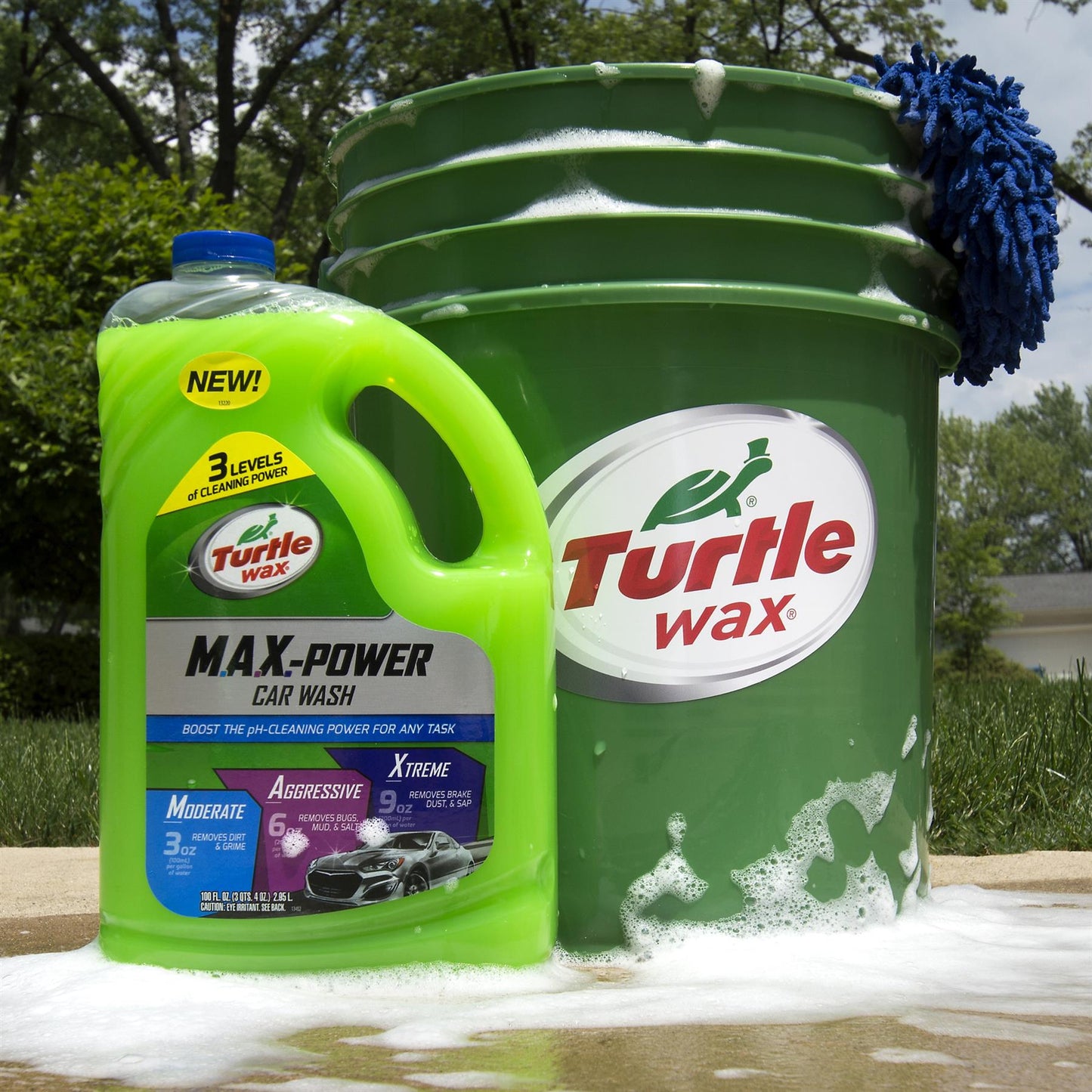Turtle Wax MAX Power car wash, 2.95L, and bucket. Offers 3 cleaning power levels for dirt, bugs, and brake dust.