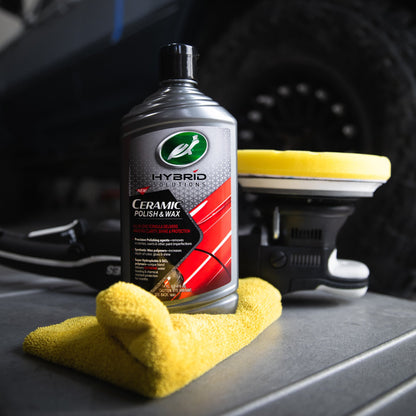 Turtle Wax Hybrid Solutions Ceramic Polish & Wax, all-in-one formula delivers amazing clarity, shine and protection.