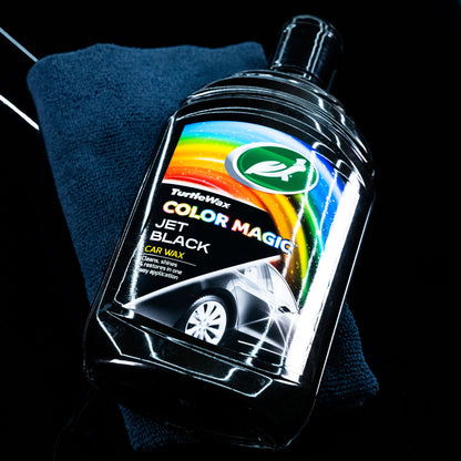 Turtle Wax Color Magic Jet Black Car Wax, a solution to clean and shine your vehicle in 500ml bottle.