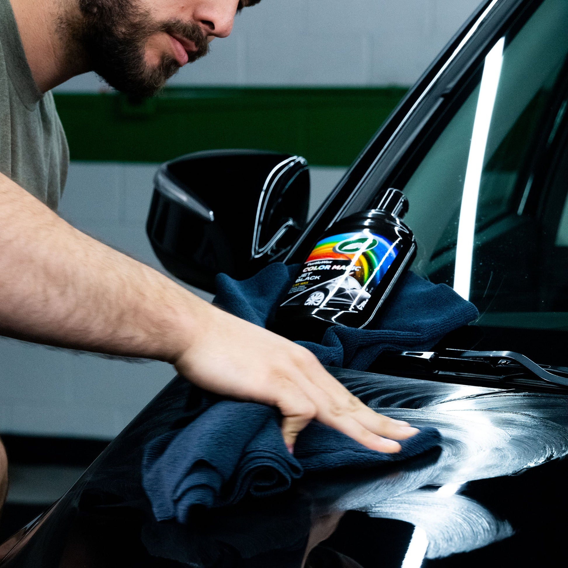 Turtle Wax Color Magic Jet Black car polish application on black car. Detailing for Indian roads.