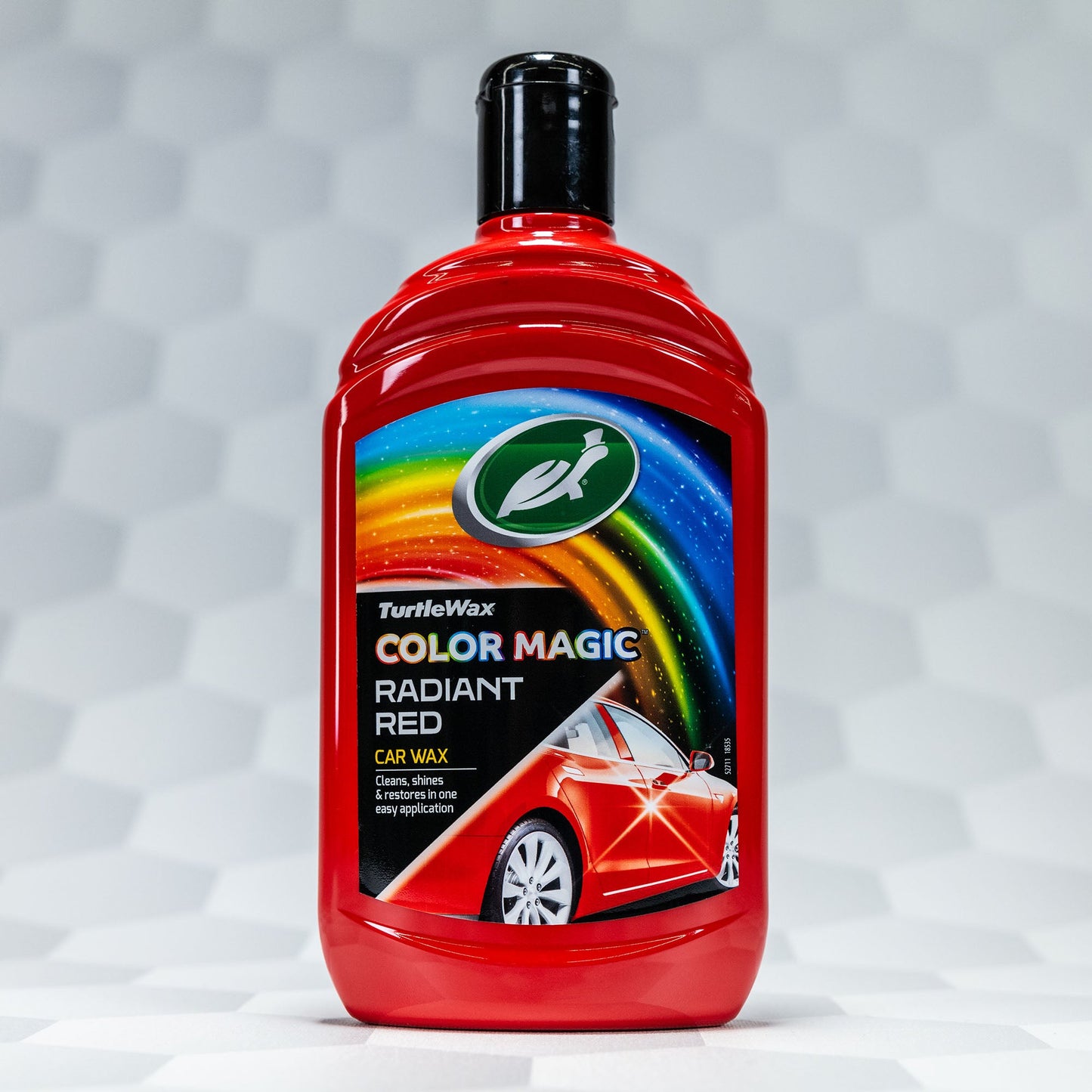 Turtle Wax Color Magic Radiant Red for cars. Polish for red cars, cleans, shines, restores. Automotive product from India.
